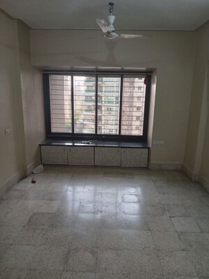 Room in 1 BHK Apartment at Lokhandwala Whispering Palms, Kandivali East – for Rent