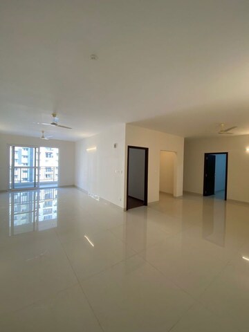 Room in 4 BHK Apartment at Adarsh Lakefront Phase 2, Marathahalli Orr – for Rent