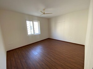 Room in 4 BHK Apartment at Adarsh Lakefront Phase 2, Marathahalli Orr – for Rent