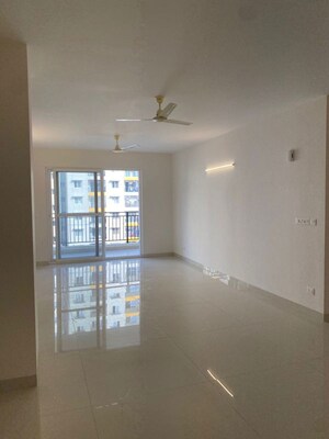 Room in 4 BHK Apartment at Adarsh Lakefront Phase 2, Marathahalli Orr – for Rent