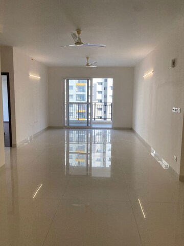 Room in 4 BHK Apartment at Adarsh Lakefront Phase 2, Marathahalli Orr – for Rent
