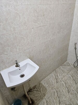 Bathroom in 2 BHK Builder Floor at Sector 34 – for Rent