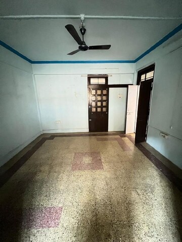 1 BHK Apartment For Rent in Khar West