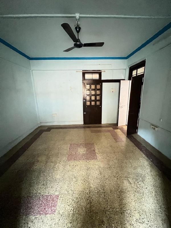 1 BHK + Pooja Room Apartment For Rent in Khar West