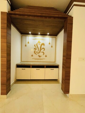 Furnished Amenities in 3 BHK Builder Floor at BPTP Parkland Pride, Sector 77 – for Sale