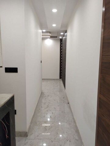 Building Lobby in 2 BHK Builder Floor at Govindpuri – for Rent