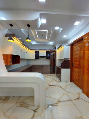 Team Area in 3 BHK Builder Floor at BPTP Parkland Pride, Sector 77 – for Sale