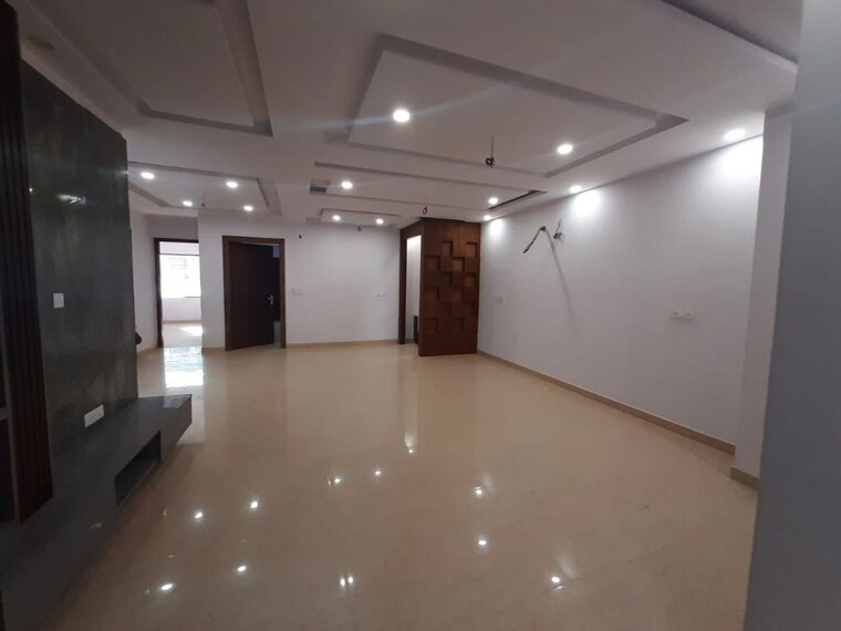 Room, bptp-parkland-pride 4 Bedroom 286 Sq.Yd. Builder Floor In Sector 77 Faridabad 10070432