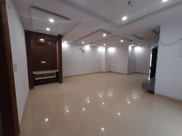 Room, bptp-parkland-pride 4 Bedroom 286 Sq.Yd. Builder Floor In Sector 77 Faridabad 10070432