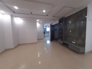 Room in 4 BHK Builder Floor at BPTP Parkland Pride, Sector 77 – for Sale