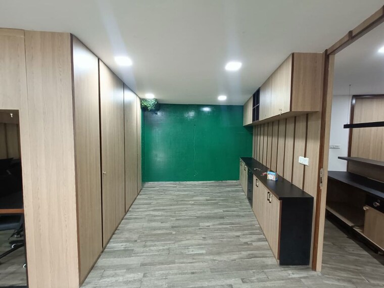 Room, sheladia-one-world-west Commercial Office Space 4010 Sq.Ft. In Ambli Ahmedabad 10070494