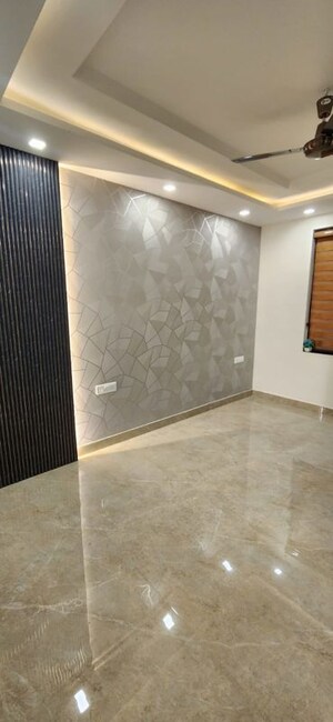 Room in 3 BHK Builder Floor at BPTP Parkland Pride, Sector 77 – for Sale