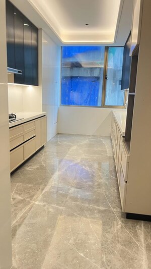 Room in 2 BHK Apartment at Mittal Nepean House, Malabar Hill – for Rent