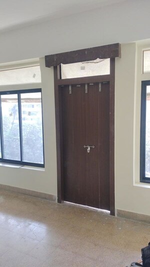 Building Lobby in 2 BHK Apartment at Churchgate – for Sale