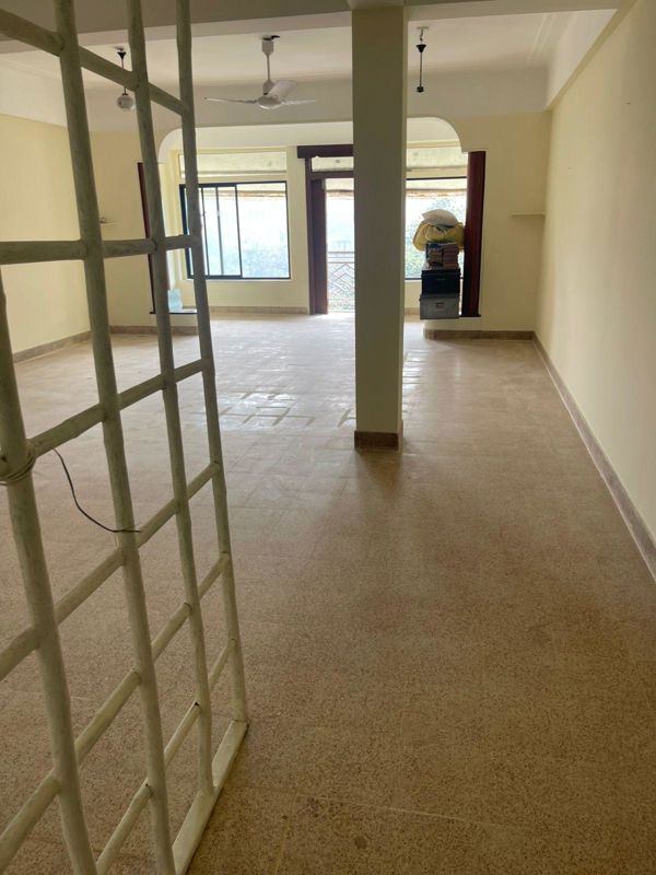 2 BHK + Servant Room Apartment For Sale in Churchgate