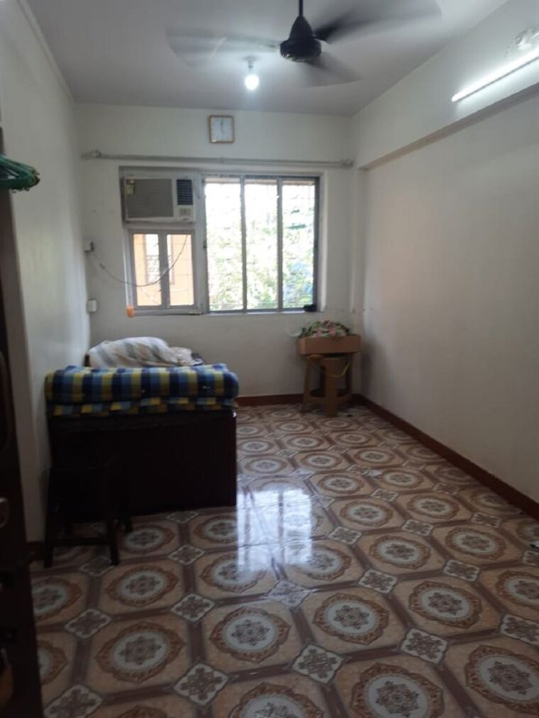 Bedroom, khar west 1 RK 200 Sq.Ft. Apartment In Khar West Mumbai 10070506