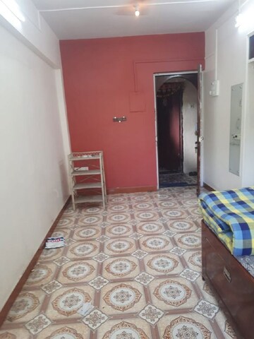1 RK Apartment For Rent in Khar West