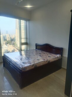 3.5 BHK Apartment For Rent in Maker Tower