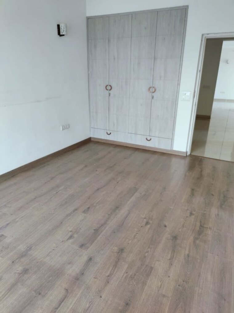 Room, emaar-palm-gardens 3 Bedroom 1900 Sq.Ft. Apartment In Sector 83 Gurgaon 10070477