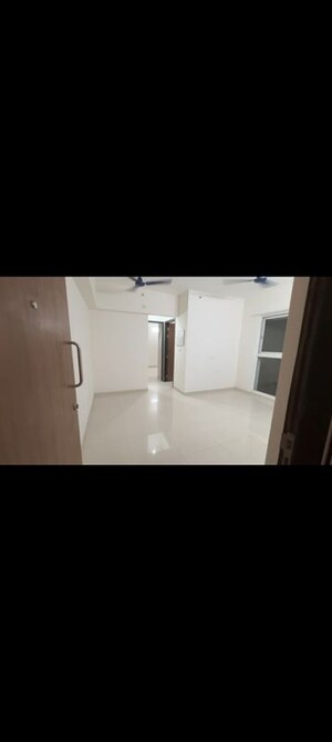 Room in 1 BHK Apartment at Lodha Amara Wing 40 And 41, Kolshet Road – for Rent