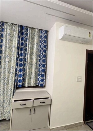 Furnished Amenities in 2 BHK Builder Floor at Lajpat Nagar – for Rent