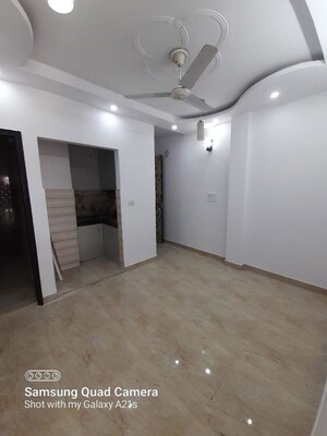 Room in 3 BHK Builder Floor at Govindpuri – for Rent