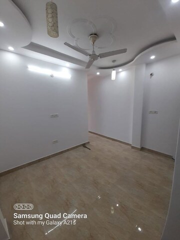 Room in 3 BHK Builder Floor at Govindpuri – for Rent