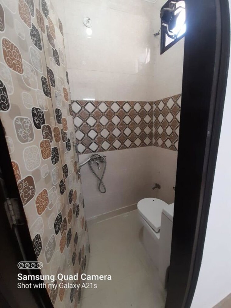 Bathroom, govindpuri 3 Bedroom 1200 Sq.Ft. Builder Floor In Govindpuri Delhi 10070655