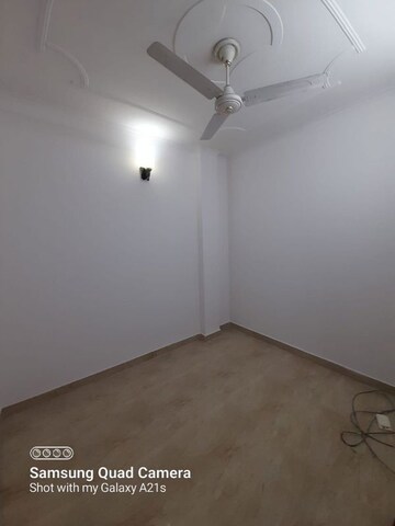 Room in 3 BHK Builder Floor at Govindpuri – for Rent