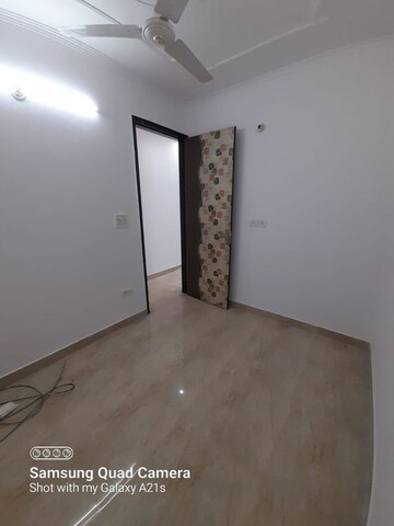 Room in 3 BHK Builder Floor at Govindpuri – for Rent