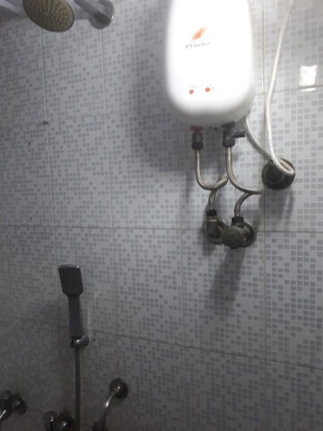 Bathroom in 1.5 BHK Apartment at Upper Worli – for Rent