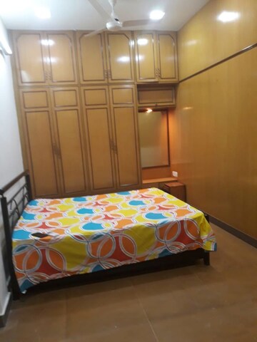 Bedroom in 1.5 BHK Apartment at Upper Worli – for Rent