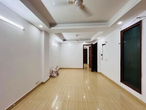 Room in 3 BHK Builder Floor at Govindpuri – for Rent