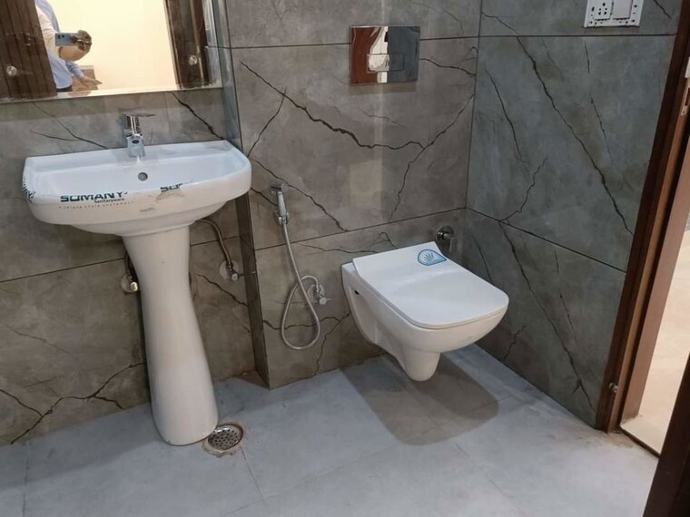 Bathroom, fidato-honour-homes 3 Bedroom 168 Sq.Yd. Builder Floor In Sector 89 Faridabad 10070660