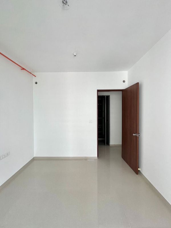 2 BHK Apartment For Sale in Kalpataru Immensa