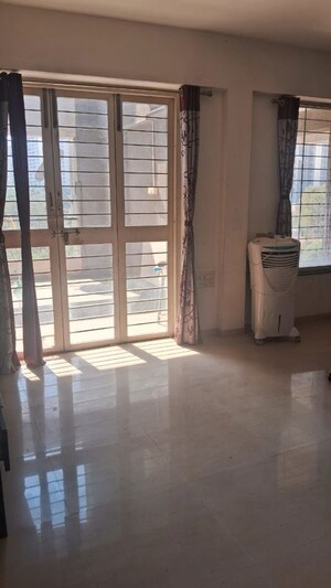 Room in 3 BHK Apartment at Rishikesh Seraph Supremus, Bavdhan – for Rent