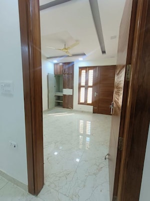 Room in 3 BHK Builder Floor at Fidato Honour Homes, Sector 89 – for Sale