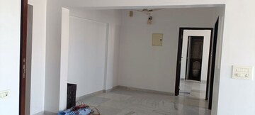 Room in 2 BHK Apartment at Hiranandani Gardens Lake Castle, Powai – for Rent