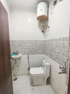 Bathroom in 1 BHK Builder Floor at Khirki Extension – for Rent