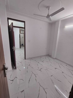 Room in 1 BHK Builder Floor at Khirki Extension – for Rent