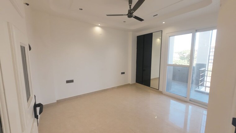 Room, tdi-the-retreat 4 Bedroom 300 Sq.Yd. Builder Floor In Sector 89 Faridabad 10070199