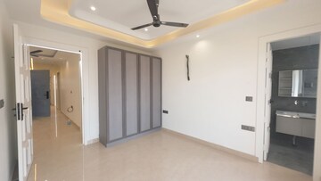 Room in 4 BHK Builder Floor at TDI The Retreat, Sector 89 – for Sale