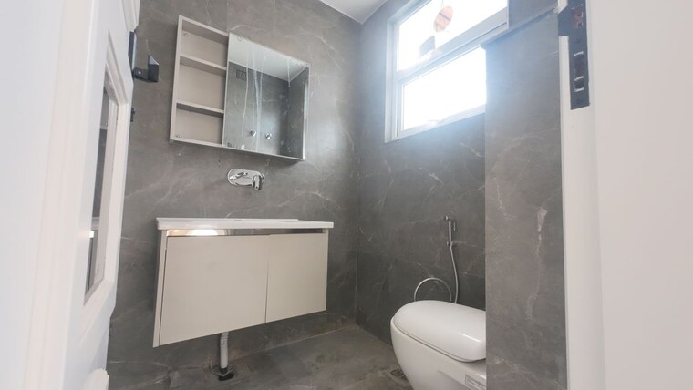 Bathroom, tdi-the-retreat 4 Bedroom 300 Sq.Yd. Builder Floor In Sector 89 Faridabad 10070199