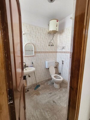 Master Bedroom in 2 BHK Builder Floor at Malviya Nagar – for Rent