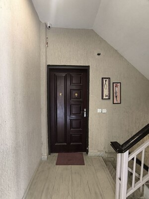 Building Lobby in 3 BHK Apartment at BPTP Amstoria, Sector 102 – for Rent