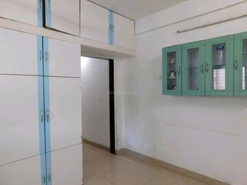 Room in 2 BHK Apartment at Swanashilp Apartment, Karve Nagar – for Rent