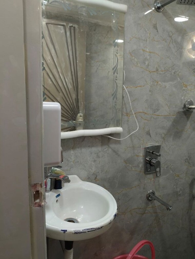 Bathroom, govindpuri 2 Bedroom 750 Sq.Ft. Builder Floor In Govindpuri Delhi 10070831