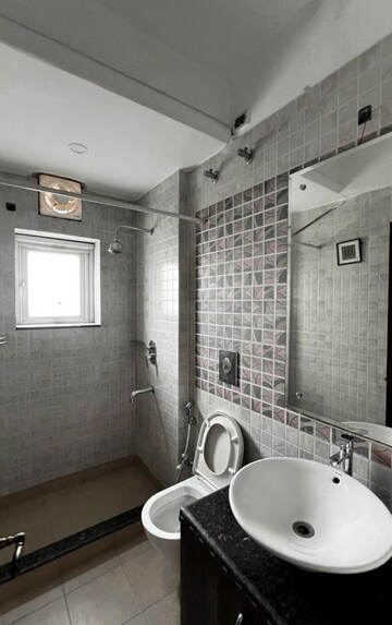 Bathroom in 4 BHK Apartment at DLF Belvedere Towers, Sector 24 – for Sale