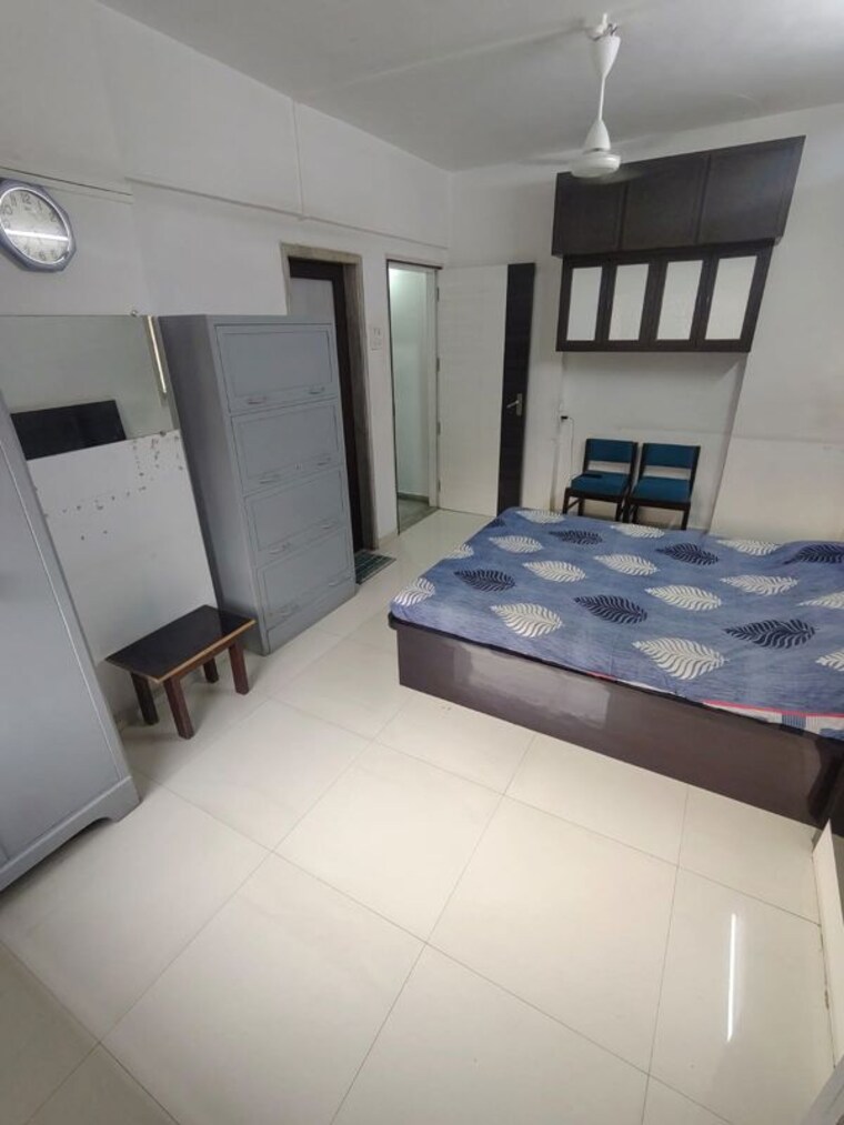 Room, dadar west 1 Bedroom 600 Sq.Ft. Apartment In Dadar West Mumbai 10070866