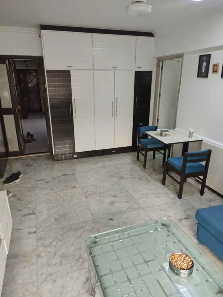 Room, dadar west 1 Bedroom 600 Sq.Ft. Apartment In Dadar West Mumbai 10070866